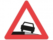 A35, vejskilt 70 cm. Farlig rabat advarselstavle